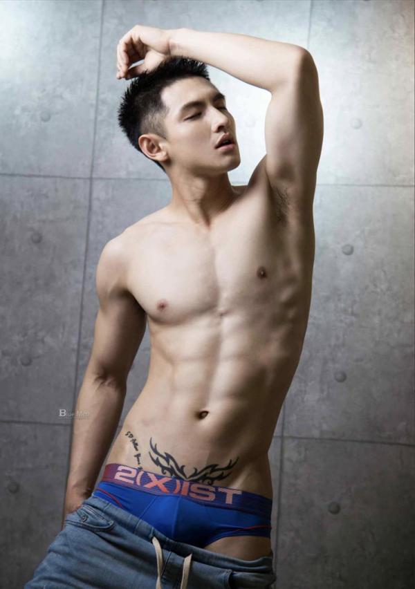 VIRILE-No.02-ebook--bts-video